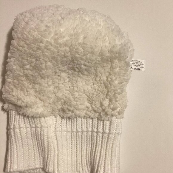 Beanie Cable Knit Hat With Pom-Pom One Size White Winter Skiing Warm Toque - Picture 3 of 4